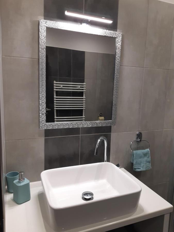 Dilara Apartman Sarvar Exterior photo