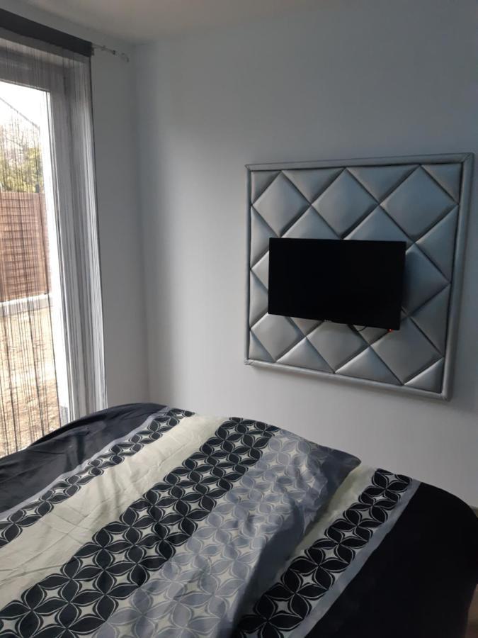 Dilara Apartman Sarvar Exterior photo
